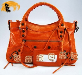 103208  ҙC(j)܇ Balenciagaμ M(jn)Ƥr(sh)Ů  ɫ
