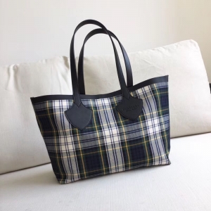 40697961 Burberry p The Giant CanvasyƴƤ ذ ī{(ln)܊t