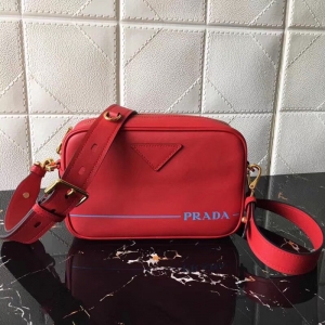1BH093 Prada_(d) M(jn)ţƤ (jin)s _(d)μ tɫ