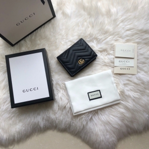 546580 Gucci GG MarmontWpVƤС̖(ho)X ɫ