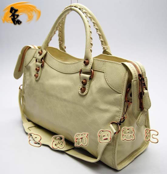084332C  Balenciagaμ  M(jn)ţƤ(jng)r(sh)Ů C(j)܇ װɫ