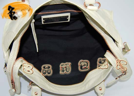 084332C  Balenciagaμ  M(jn)ţƤ(jng)r(sh)Ů C(j)܇ װɫ