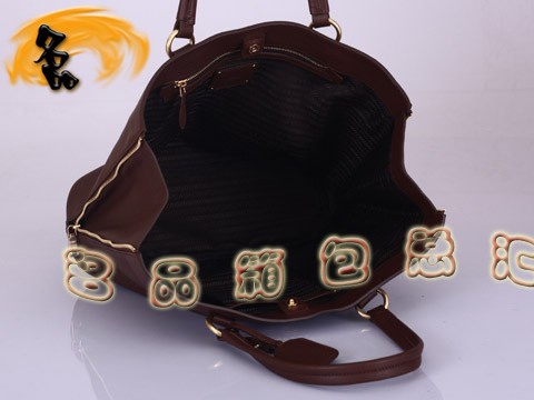 BR4372 Pradaμ ¿r(sh)Ůʿe M(jn)ţƤŮ _(d) ɫ