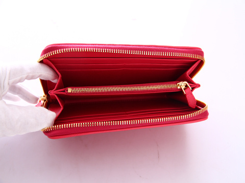 1M0506 Prada¿ X(qin) Prada܇(ch)(xin)X(qin) _(d)L(zhng)X(qin)A õtɫ