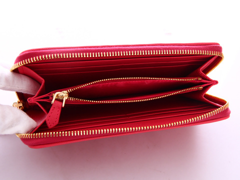 1M0506 Prada¿ X(qin) Prada܇(ch)(xin)X(qin) _(d)L(zhng)X(qin)A õtɫ