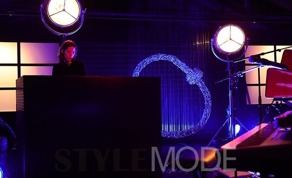 ֿɟĕr(sh)(l)DJ Clara 3000ꇿ؁Juste un Clouϵˇg(sh)O(sh)Ӌ(j)չ