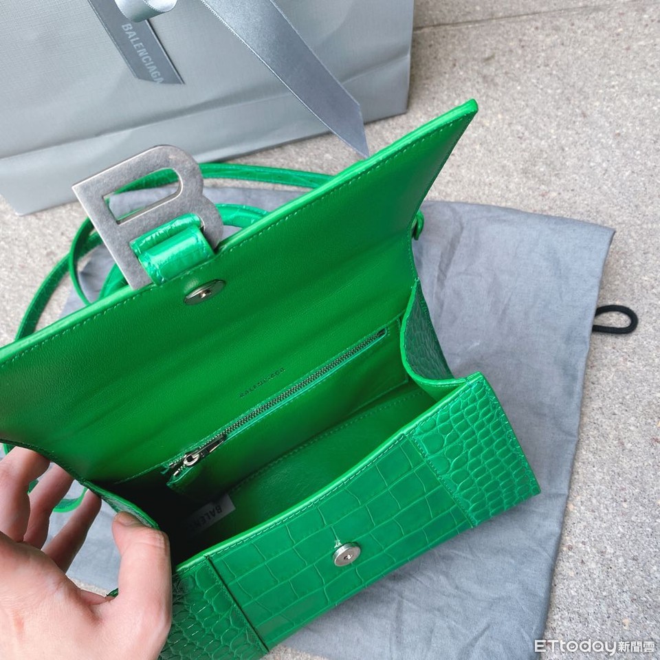 BALENCIAGA  DӛUvz