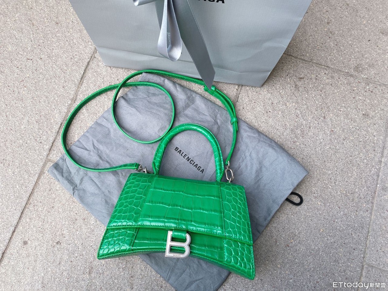 BALENCIAGA  DӛUvz