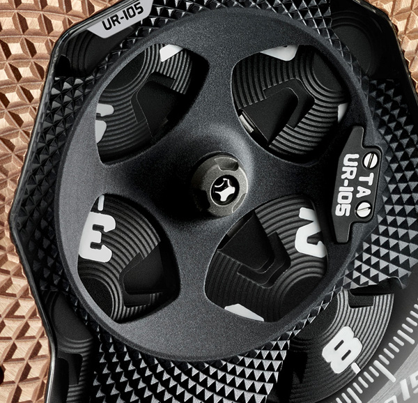 URWERK ƳRaging Gold UR-105